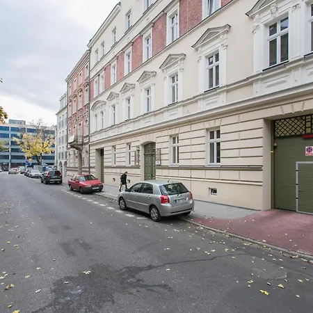 Penguin 1117 On Arianska Street